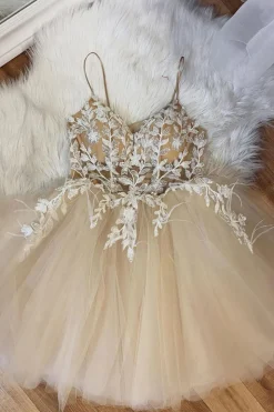 Beige Spaghetti Straps Short Prom Dress With Appliques