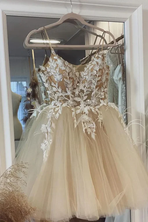 Beige Spaghetti Straps Short Prom Dress With Appliques
