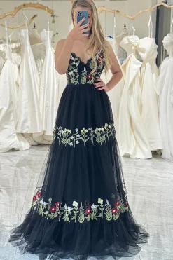 Black A-Line Spaghetti Straps Embroidered Tulle Long Prom Dress