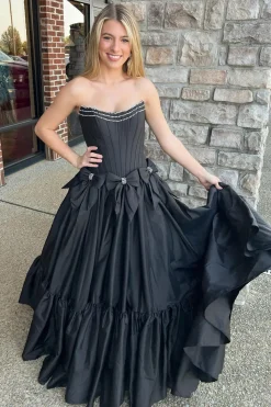Black Corset A Line Pleated Bow Knot Strapless Prom Dress