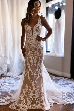 Champagne V-Neck Mermaid Long Lace Wedding Dress