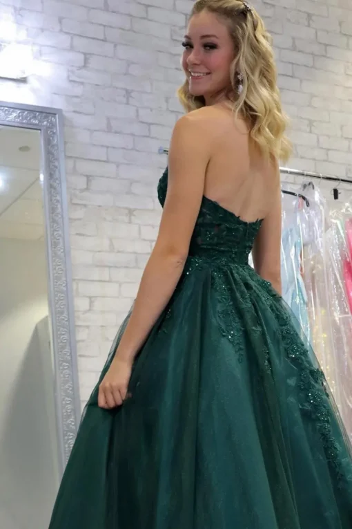 Dark Green Tulle A Line Prom Dress with Appliques