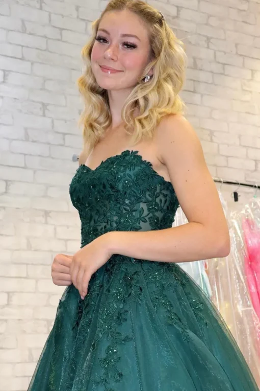 Dark Green Tulle A Line Prom Dress with Appliques