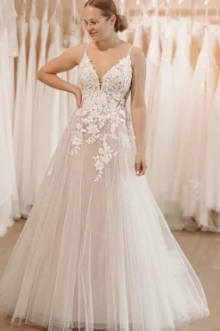 Glitter Ivory A-Line Spaghetti Straps Long Wedding Dress with Appliques