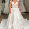 Glitter Ivory Long Tulle Plus Size Wedding Dress with Lace