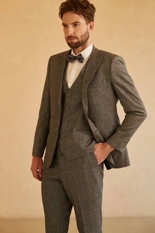 Grey Peak Lapel Men Wedding Suit
