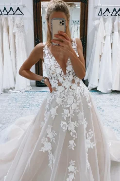 Ivory A-Line Ivory V-Neck Long Tulle Wedding Dress with Appliques