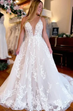Ivory A-Line Spaghetti Straps Long Lace Wedding Dress