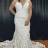 Mermaid V-Neck White Plus Size Lace Wedding Dress