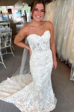 Sweetheart Ivory Corset Long Wedding Dress with Appliques