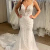 Tulle Mermaid Spaghetti Straps White Long Wedding Dress with Appliques