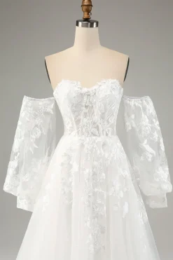 White A Line Tulle Long Sleeves Wedding Dress with Appliques Lace