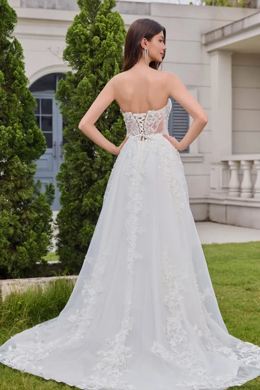 White A-Line Appliques Lace Up Tulle Corset Wedding Dress