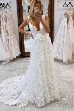 White Deep V-Neck Backless Long Wedding Dress with Appliques