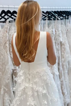 White Deep V-Neck Backless Long Wedding Dress with Appliques