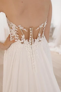 White Sweetheart Long Lace Boho Wedding Dress with Slit