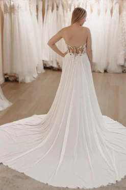 White Sweetheart Long Lace Boho Wedding Dress with Slit