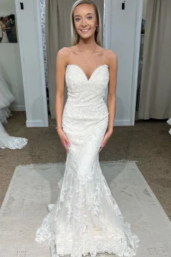 White Sweetheart Mermaid Long Lace Wedding Dress
