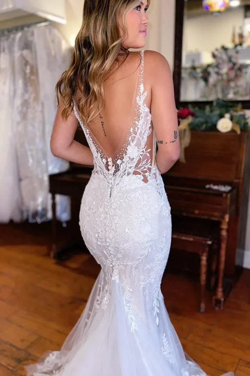 White V-Neck Mermaid Long Lace Wedding Dress